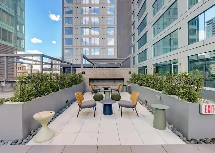 Boulevard Sleek Pool Gym & Zero Parking Fee *
