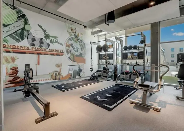 Apartment Boulevard Sleek Pool Gym & Zero Parking Fee *